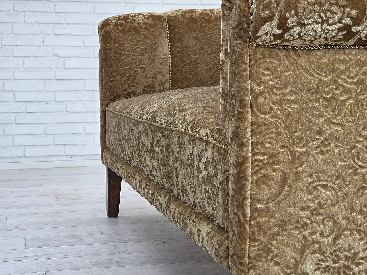 Divano danese a 3 posti, velluto verde, Anni '60 19