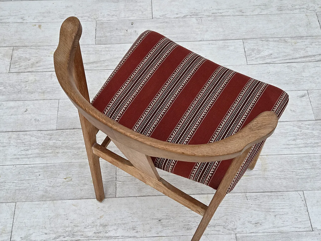 Coppia di sedie da pranzo danesi in quercia e lana, anni '60 11