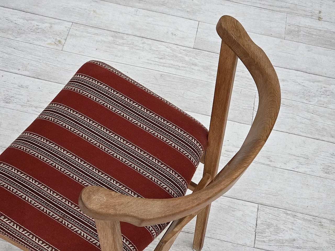 Coppia di sedie da pranzo danesi in quercia e lana, anni '60 13