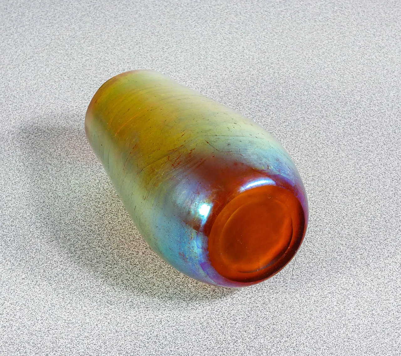 Iridescent blown glass vase, early 20th century 8