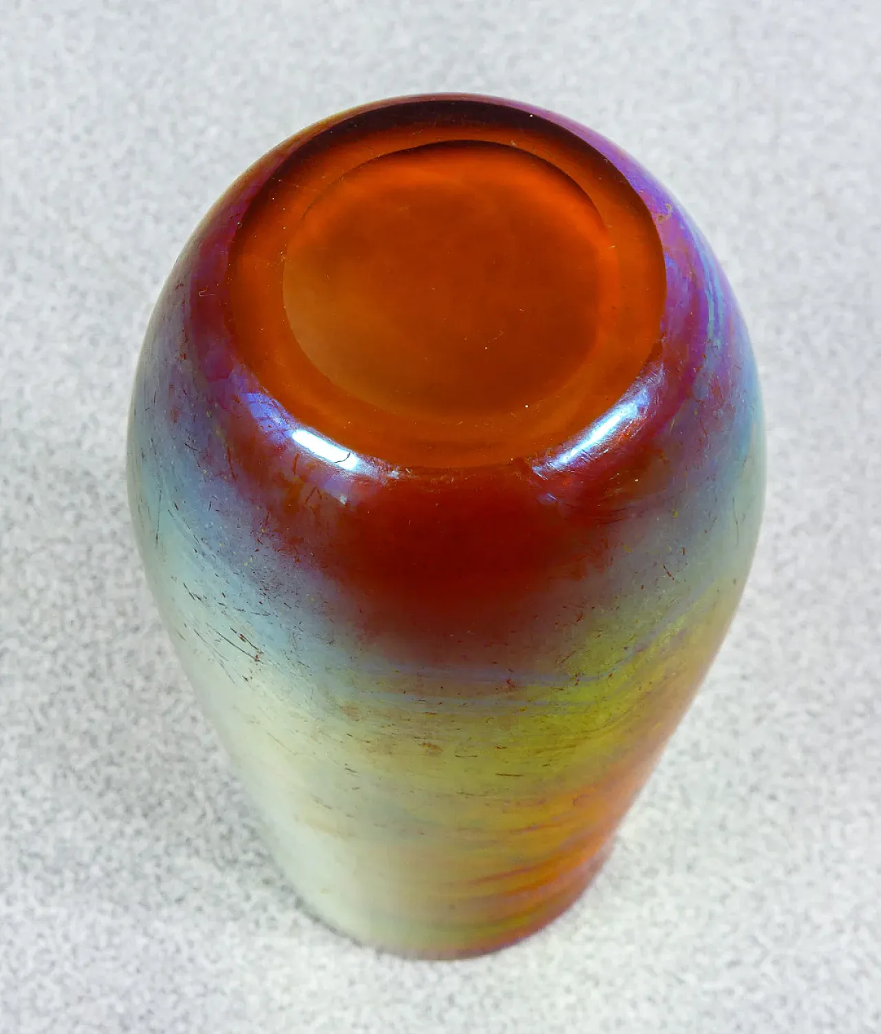 Iridescent blown glass vase, early 20th century 9