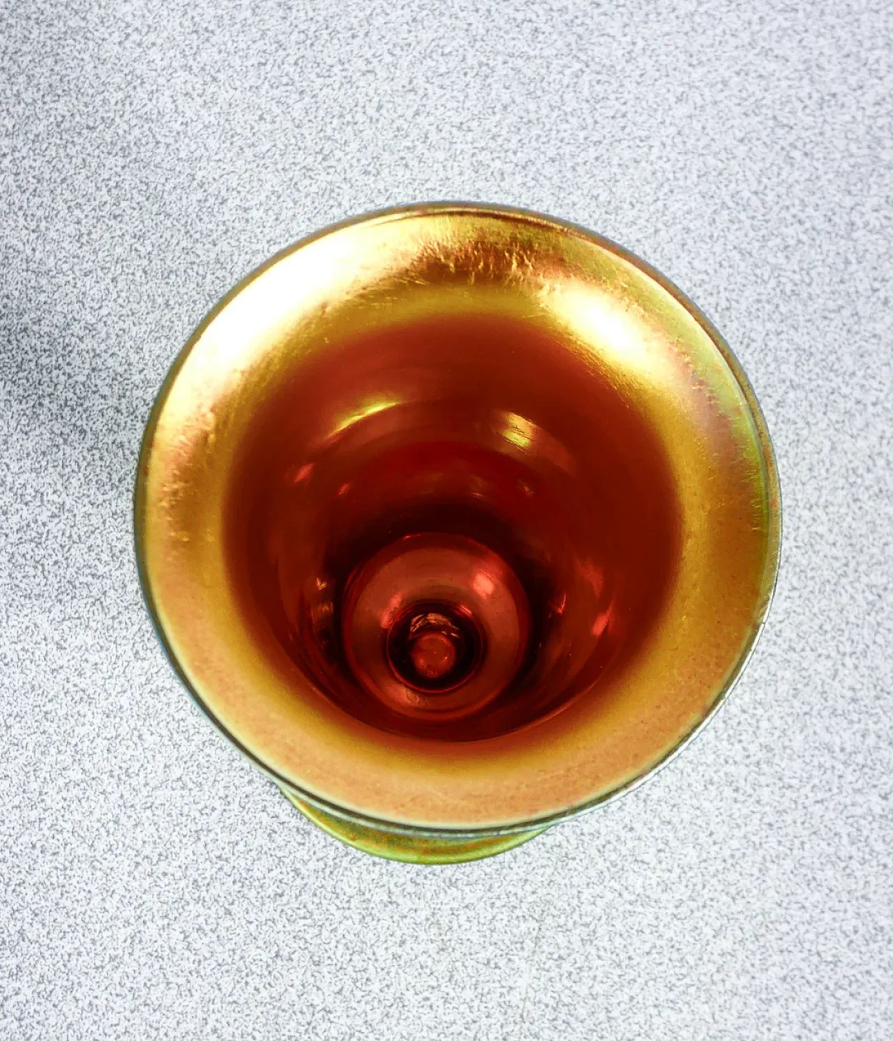 Vaso in vetro soffiato iridescente, primo '900 6