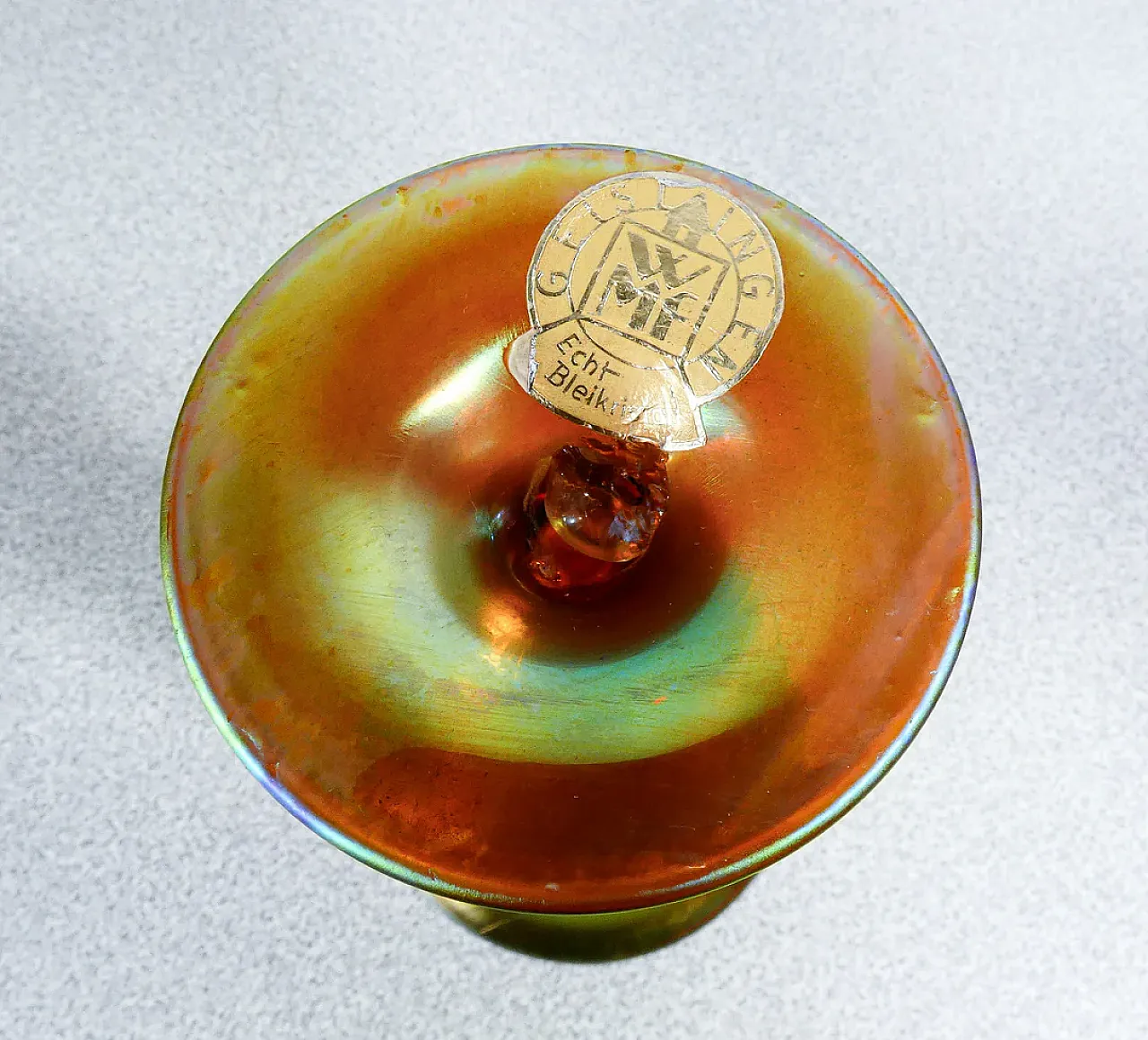 Vaso in vetro soffiato iridescente, primo '900 8