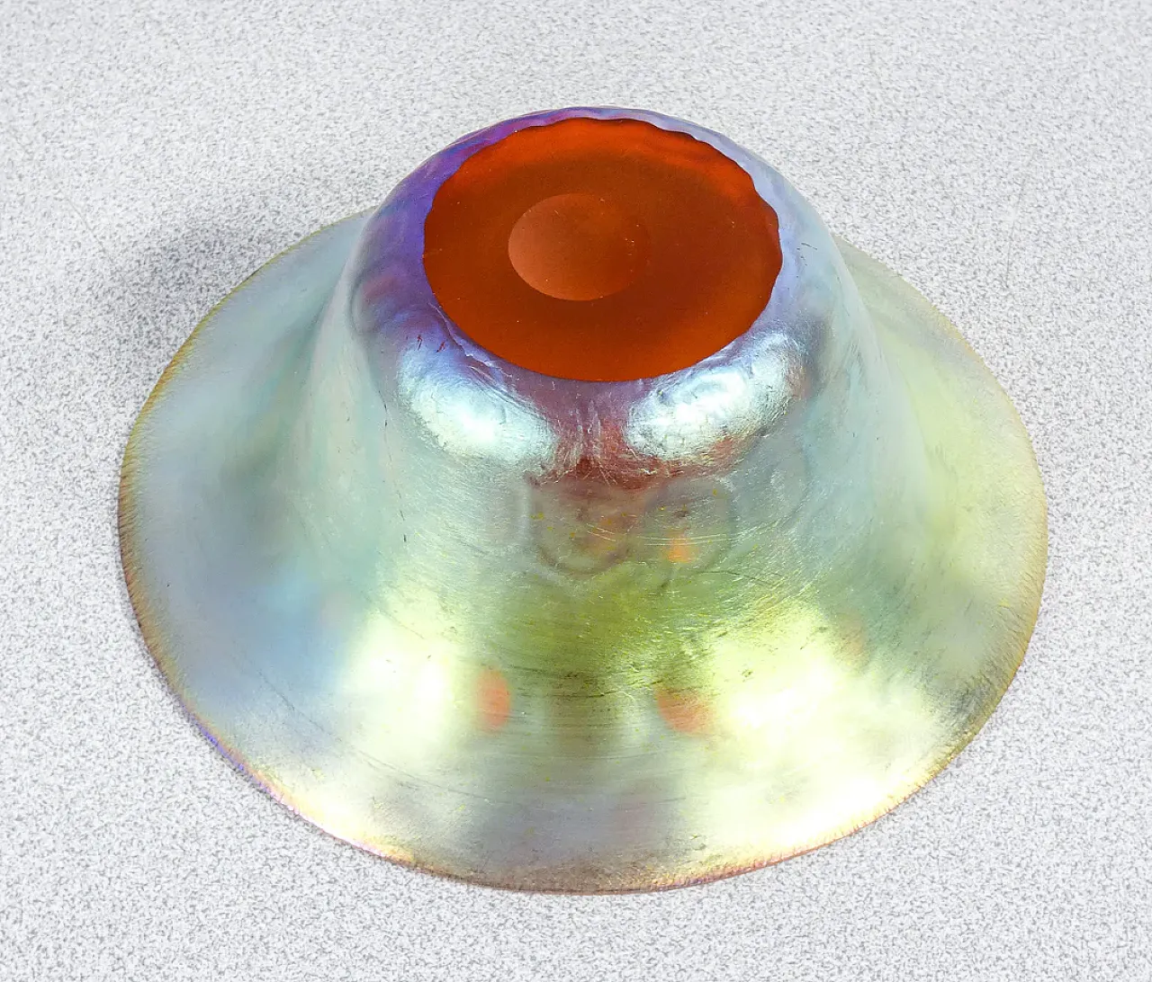 Vaso in vetro soffiato iridescente, primo '900 6