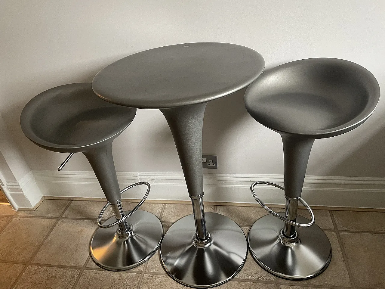 3 sgabelli di Stefano Giovannoni per Magis, 90s 13