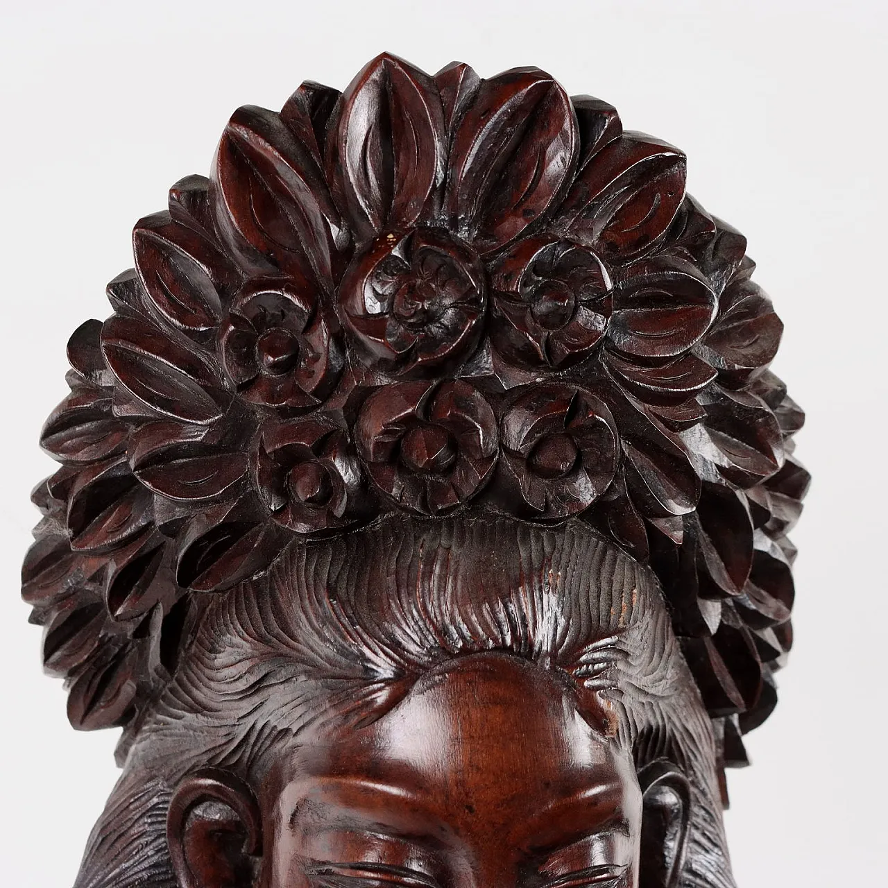 Female Figure, carved wooden statue, 20th century 4