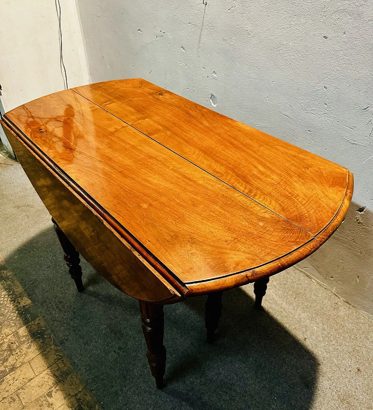 Slatted Table in walnut, late 19th century 2