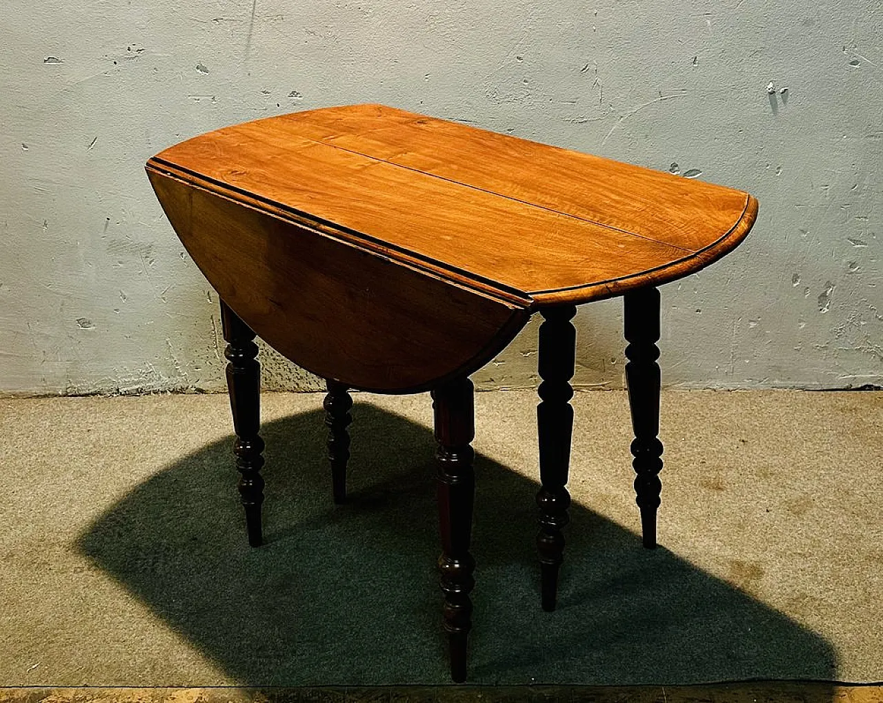 Slatted Table in walnut, late 19th century 9