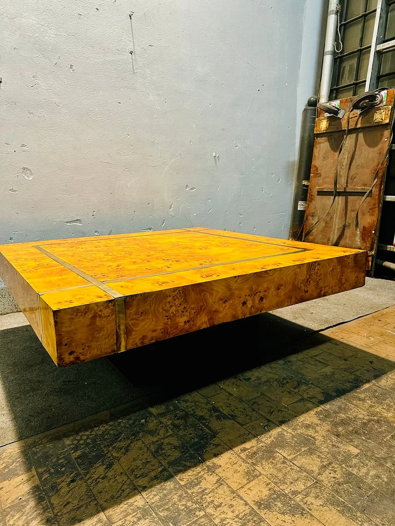 Tavolino da Salotto Anni ’70 di Mario Sabot in Radica di Noce e Ottone 2