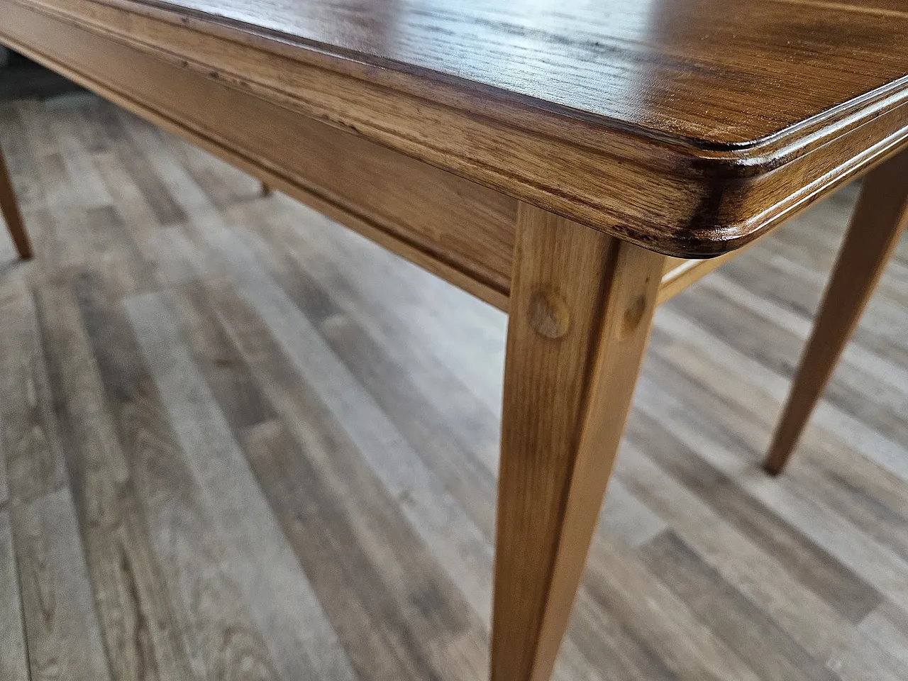 Rectangular beech and oak lounge tablet with the 70s 12