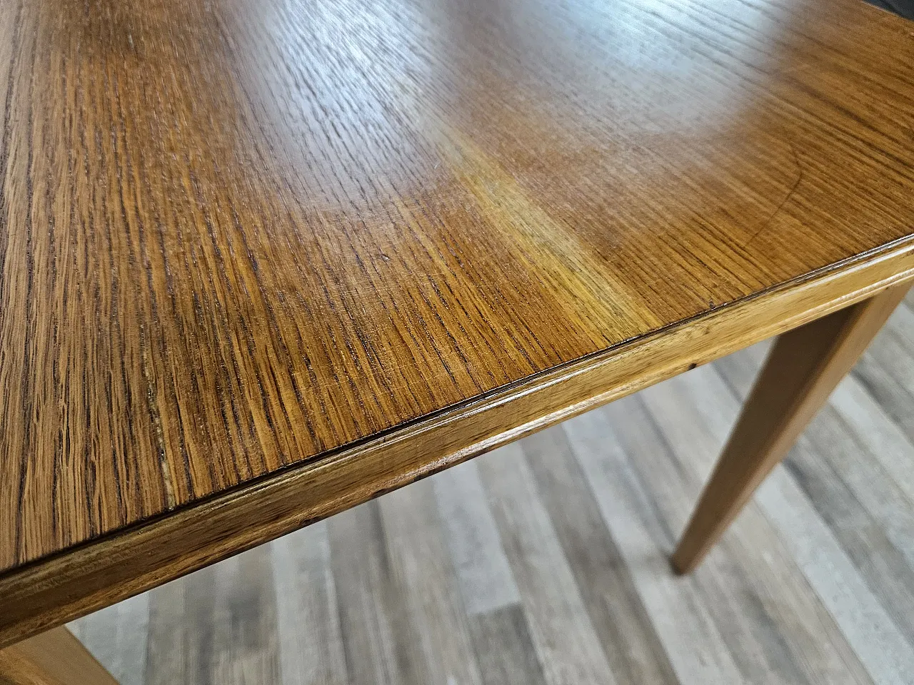 Rectangular beech and oak lounge tablet with the 70s 13