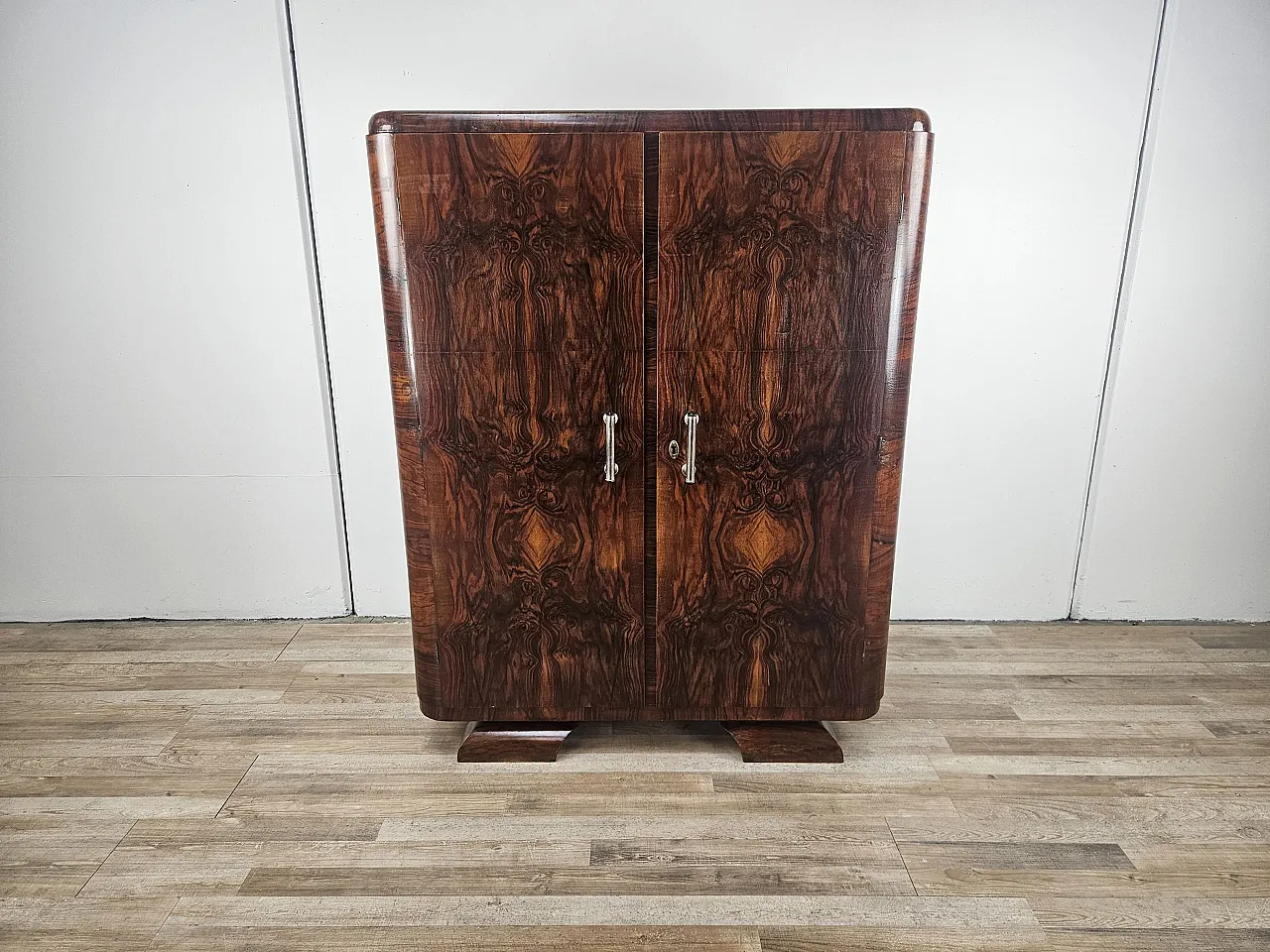 Credenza Art Decò Two doors in Moglio's Radica 1930s 1