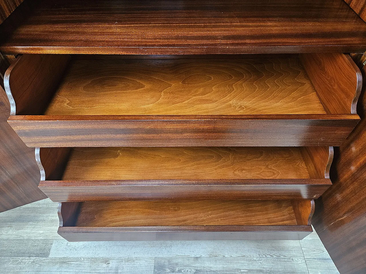 Credenza Art Decò Two doors in Moglio's Radica 1930s 20