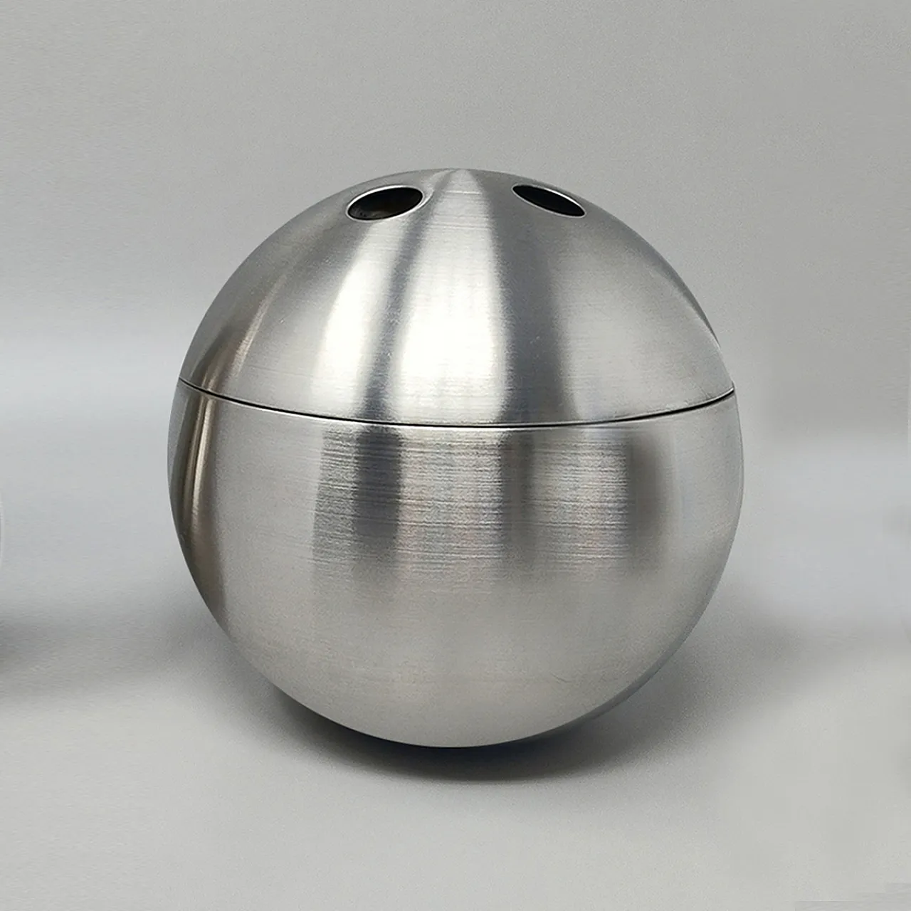 "Bowling" cocktail shaker with ice bucket Tauma by Guzzini, 1970s 7
