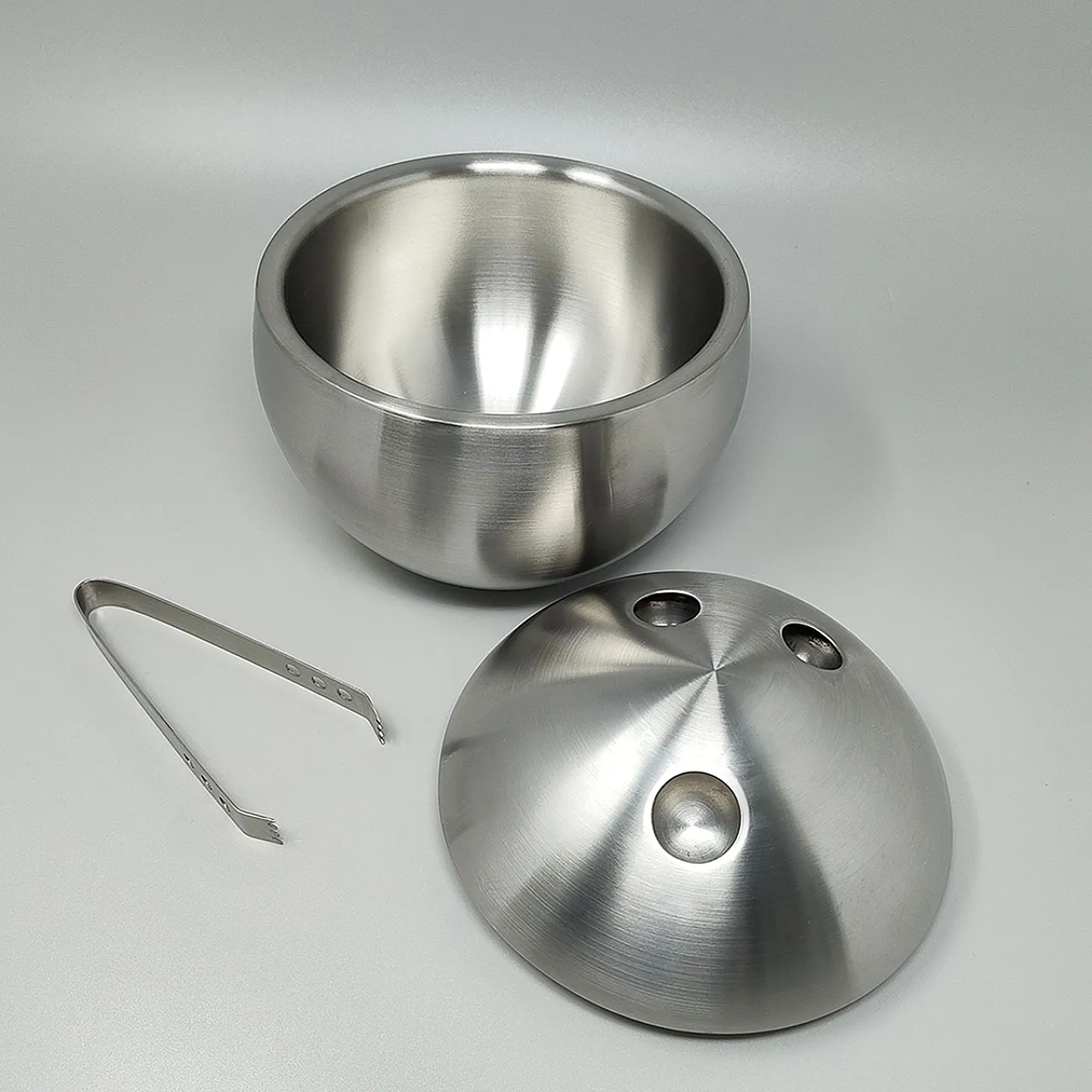 "Bowling" cocktail shaker with ice bucket Tauma by Guzzini, 1970s 10