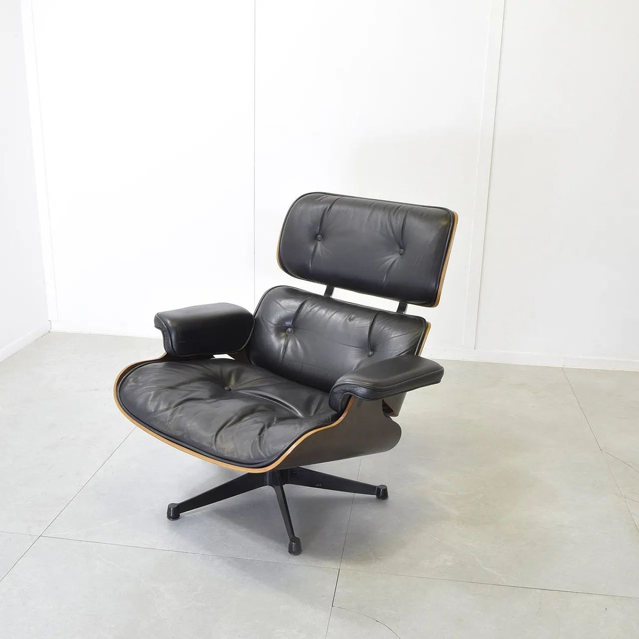 Lounge chair by Charles and Ray Eames for Herman Miller, 1970s 1