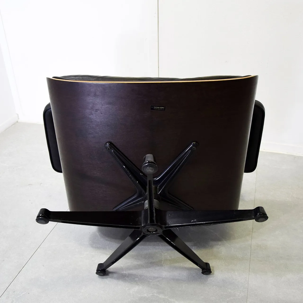 Lounge chair by Charles and Ray Eames for Herman Miller, 1970s 2