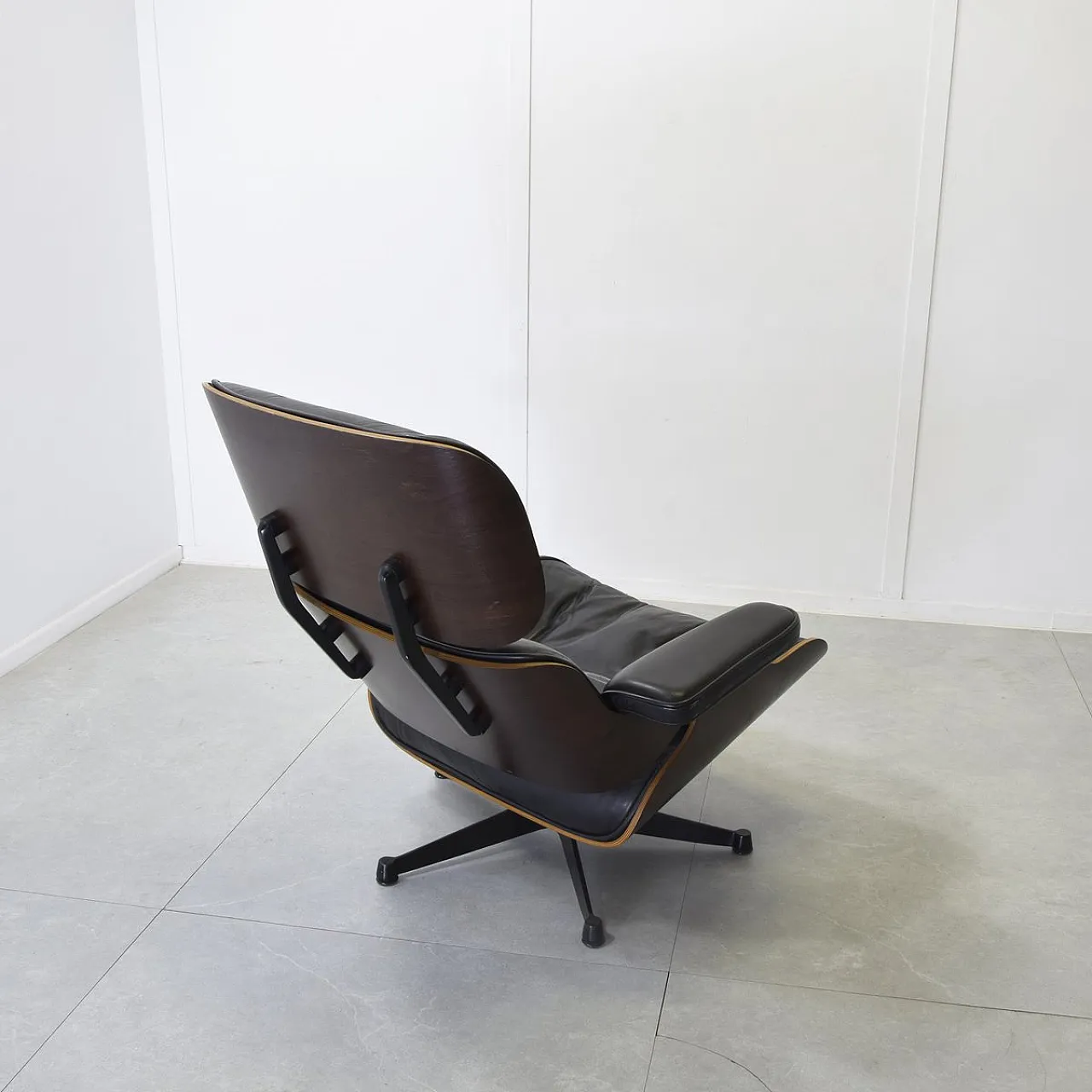 Lounge chair by Charles and Ray Eames for Herman Miller, 1970s 4