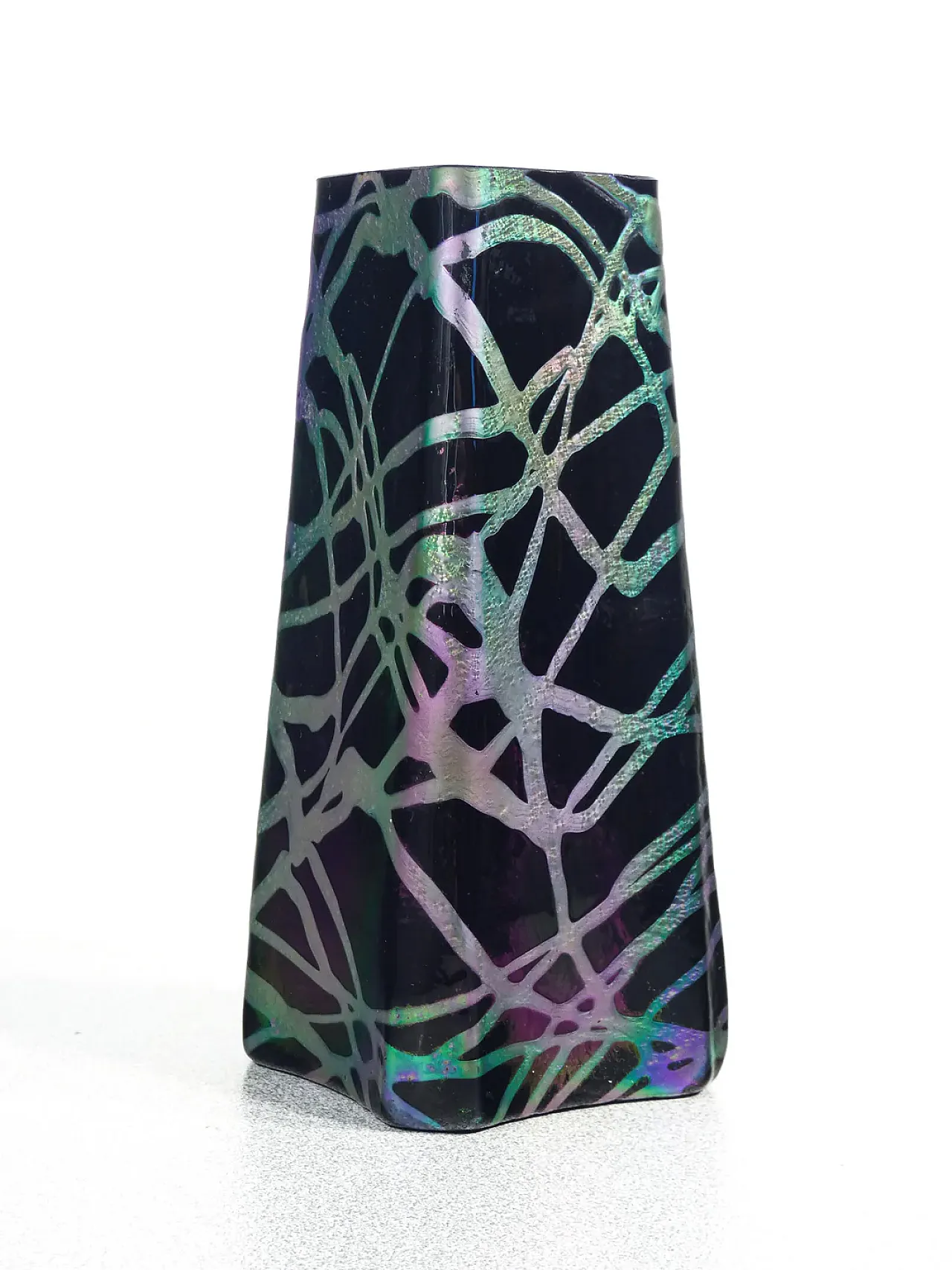 Vaso in vetro soffiato iridescente, anni '10 5