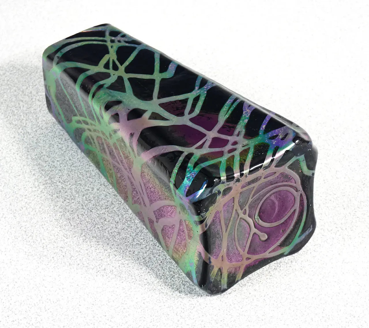 Vaso in vetro soffiato iridescente, anni '10 8