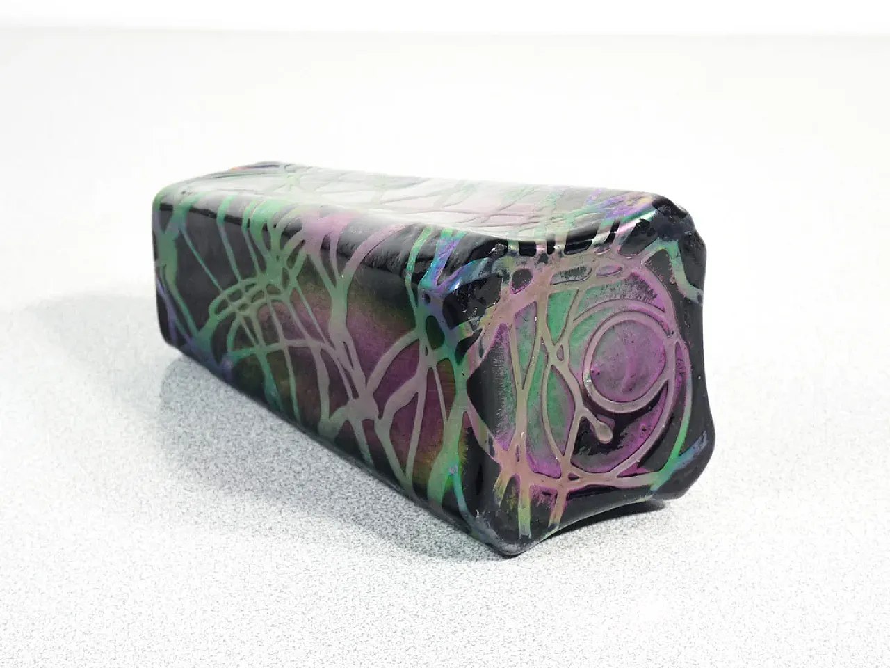 Vaso in vetro soffiato iridescente, anni '10 9
