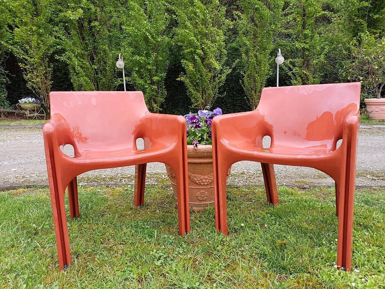 Pair of Gaudì chairs of Artemide by Vico Magistretti,  70s 1
