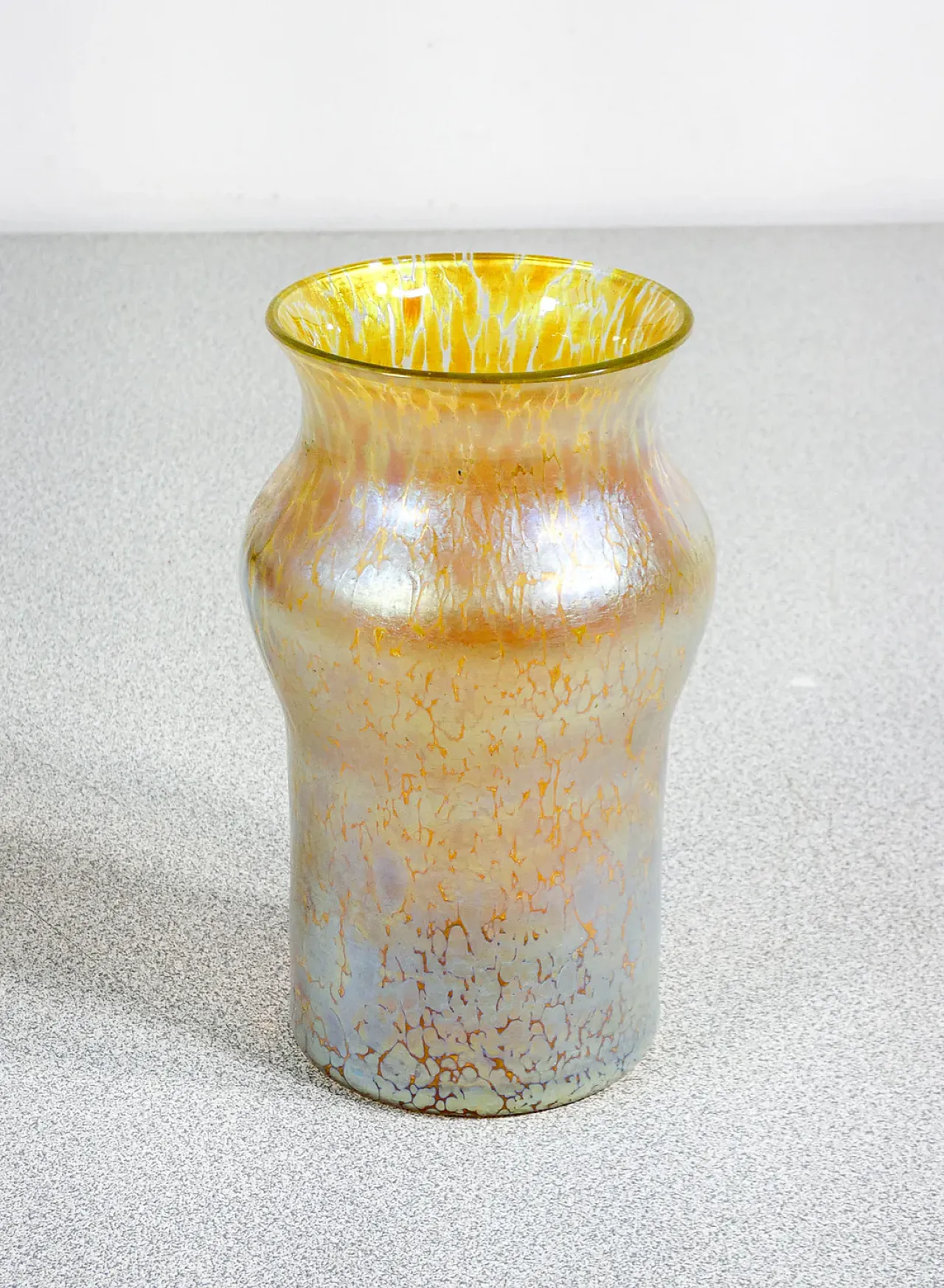 Vaso in vetro soffiato iridescente, fine '800 5