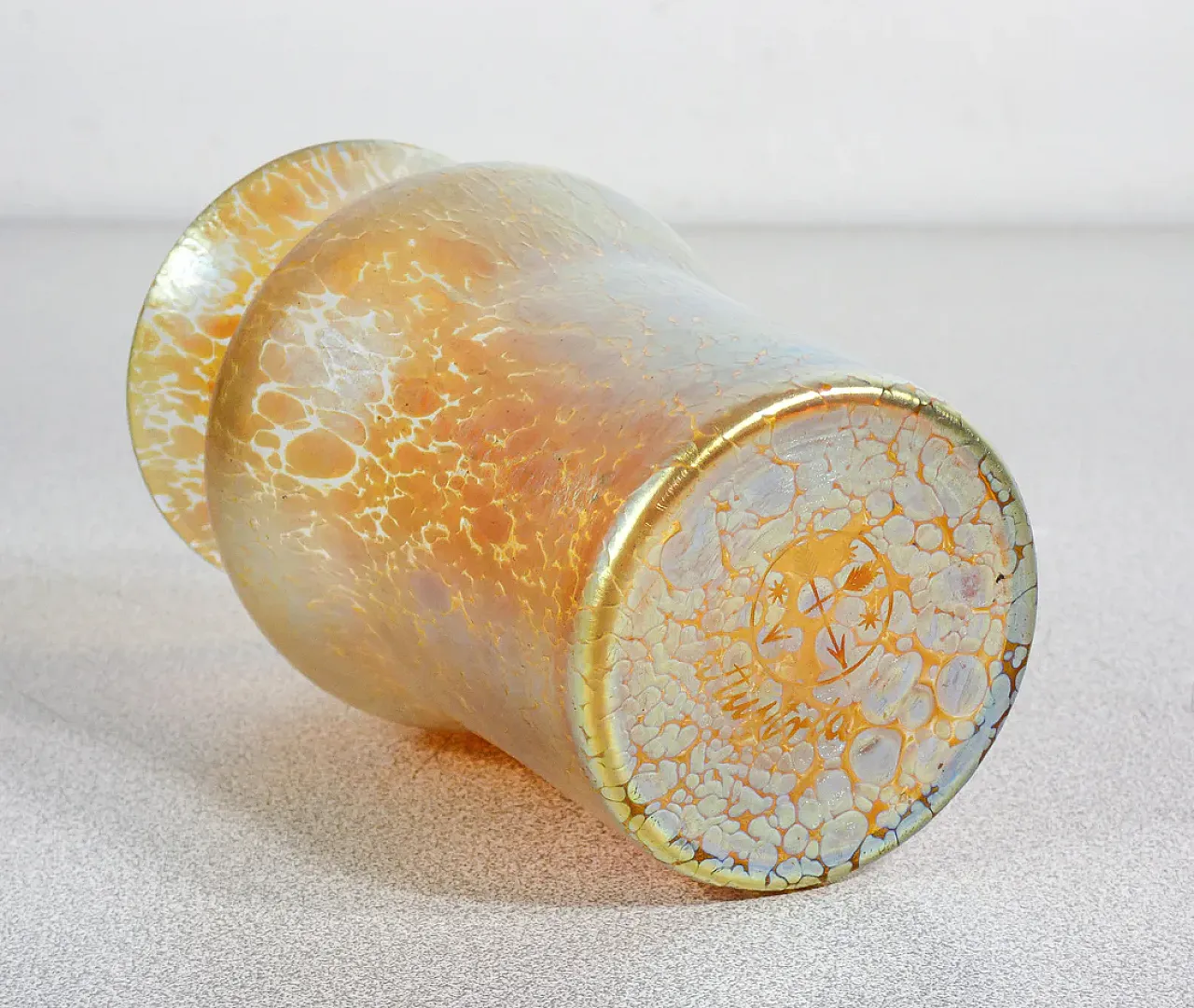 Vaso in vetro soffiato iridescente, fine '800 9