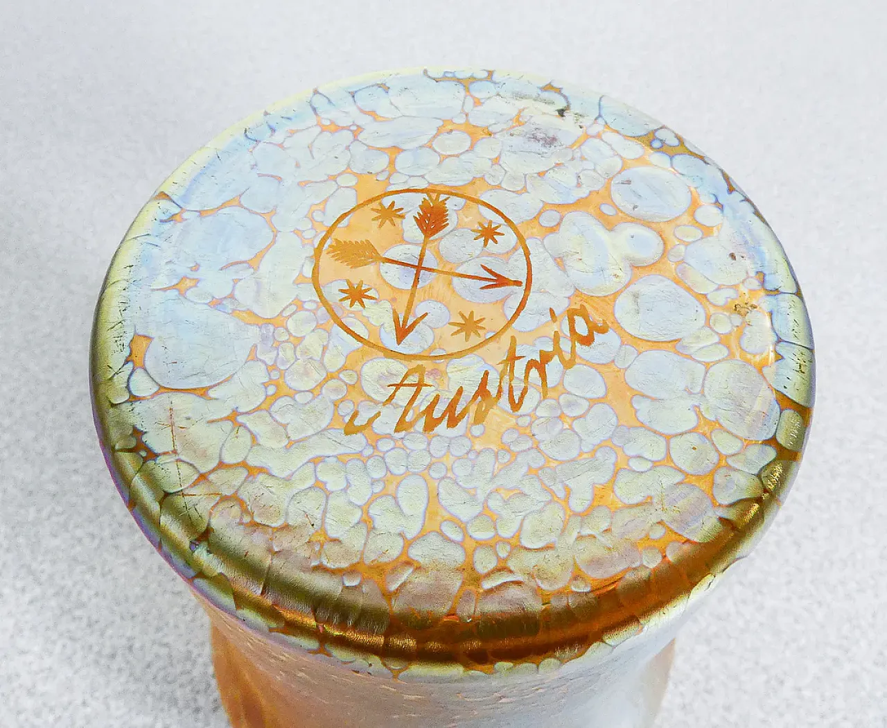 Vaso in vetro soffiato iridescente, fine '800 10