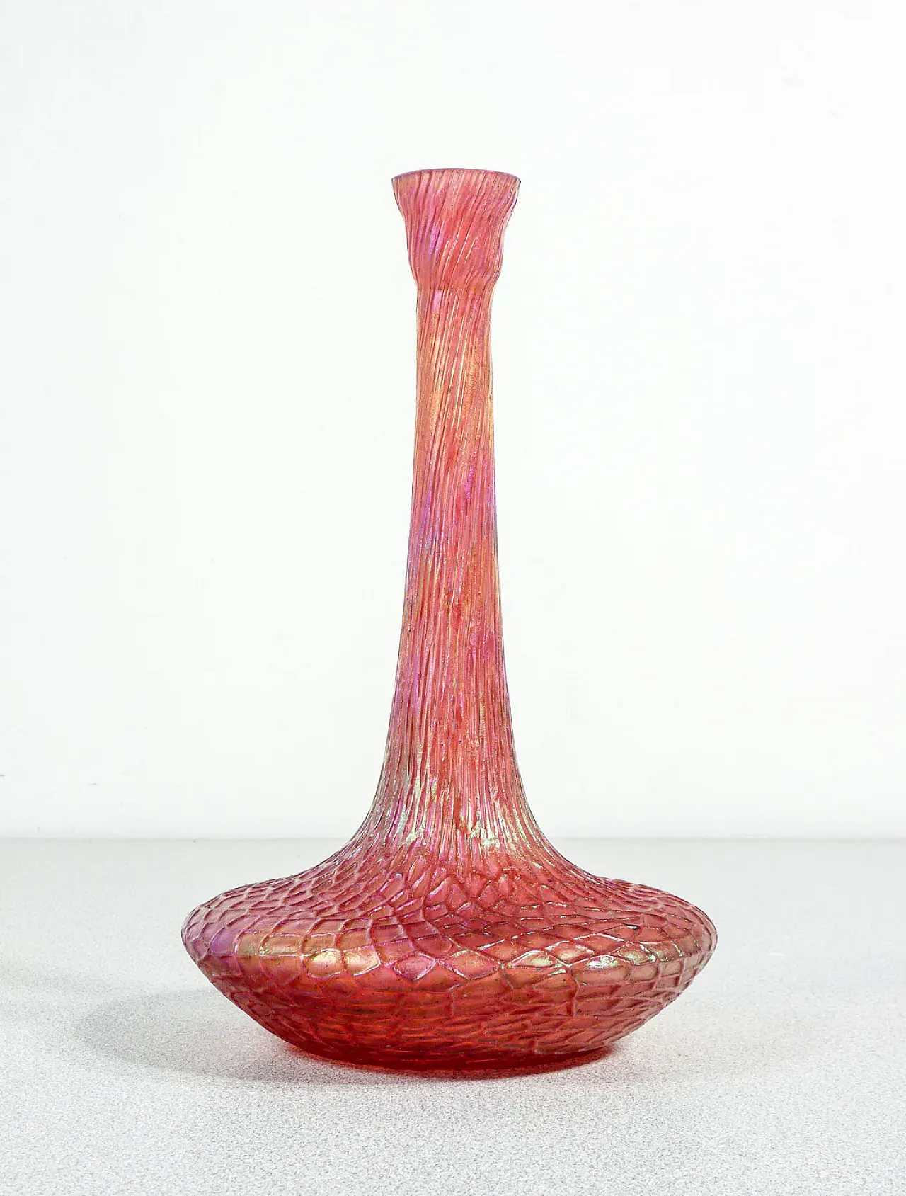 Vaso in vetro soffiato iridescente, fine '800 2