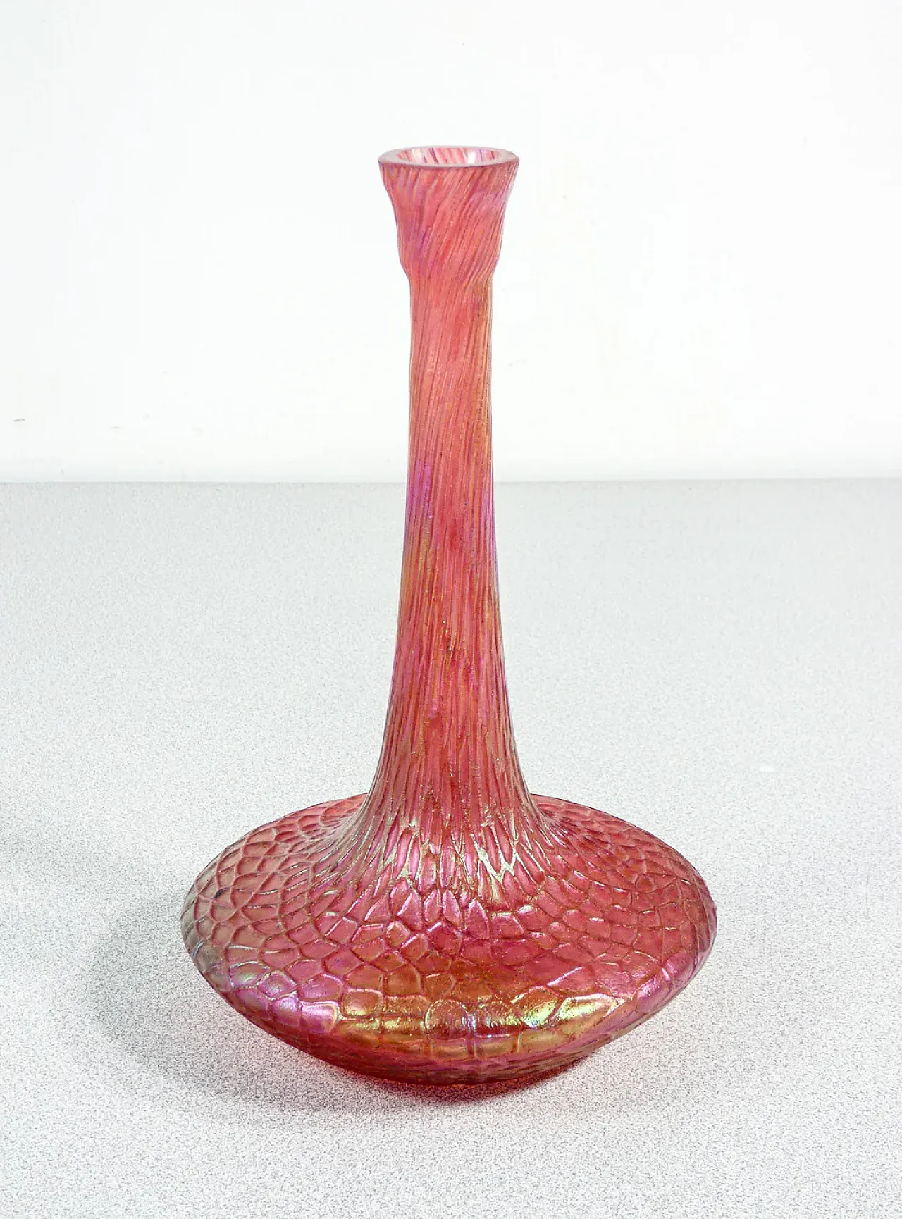 Vaso in vetro soffiato iridescente, fine '800 5