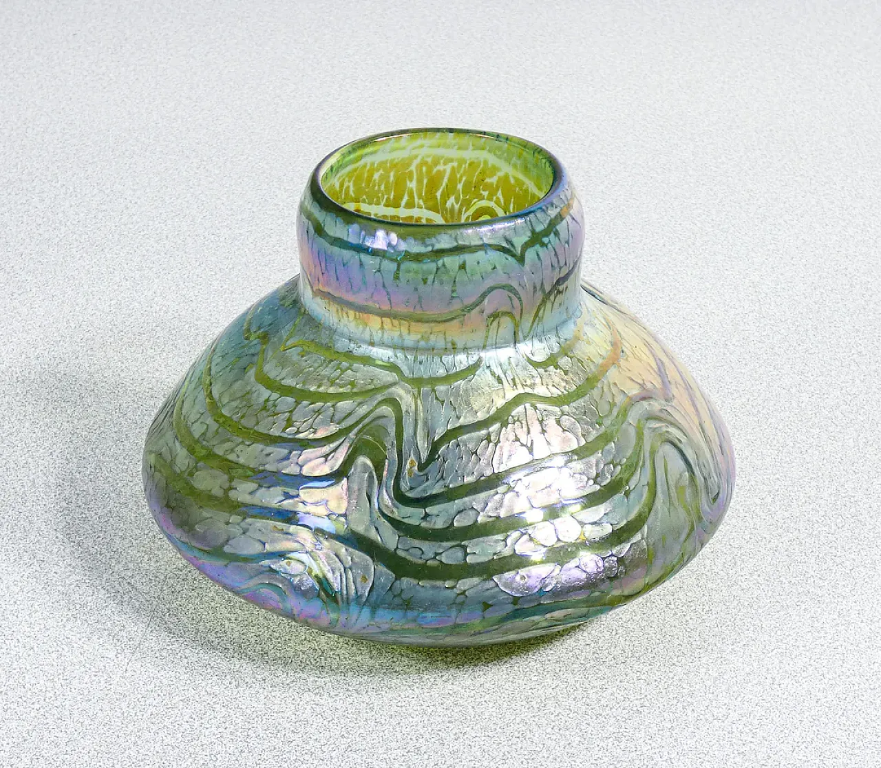 Iridescent blown glass vase, late 19th century 4