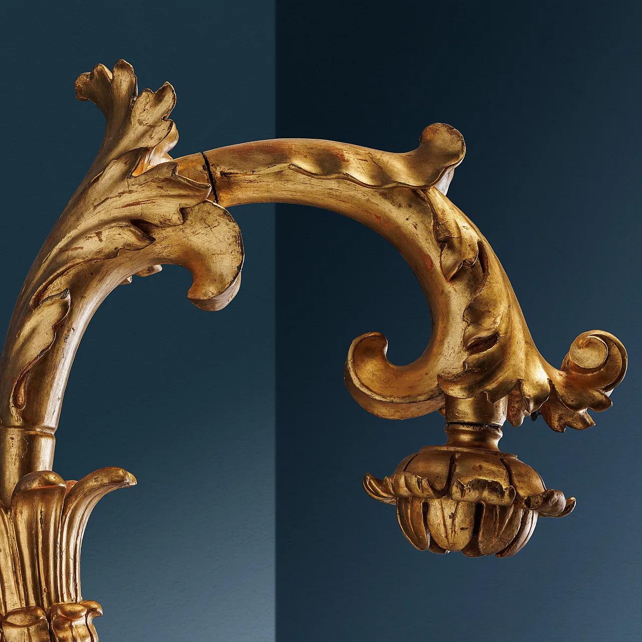 Coppia di portalampade barocchi in legno dorato, '700 4