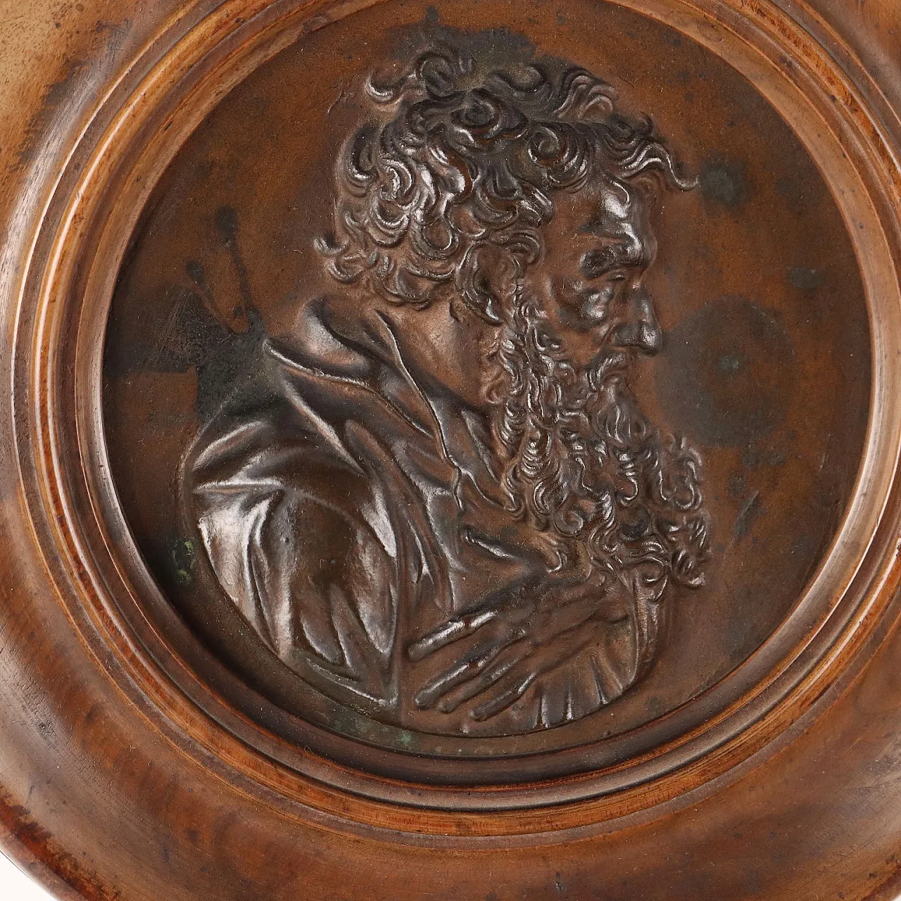 Coppia di tondi in bronzo con cornice in noce, fine '800 3