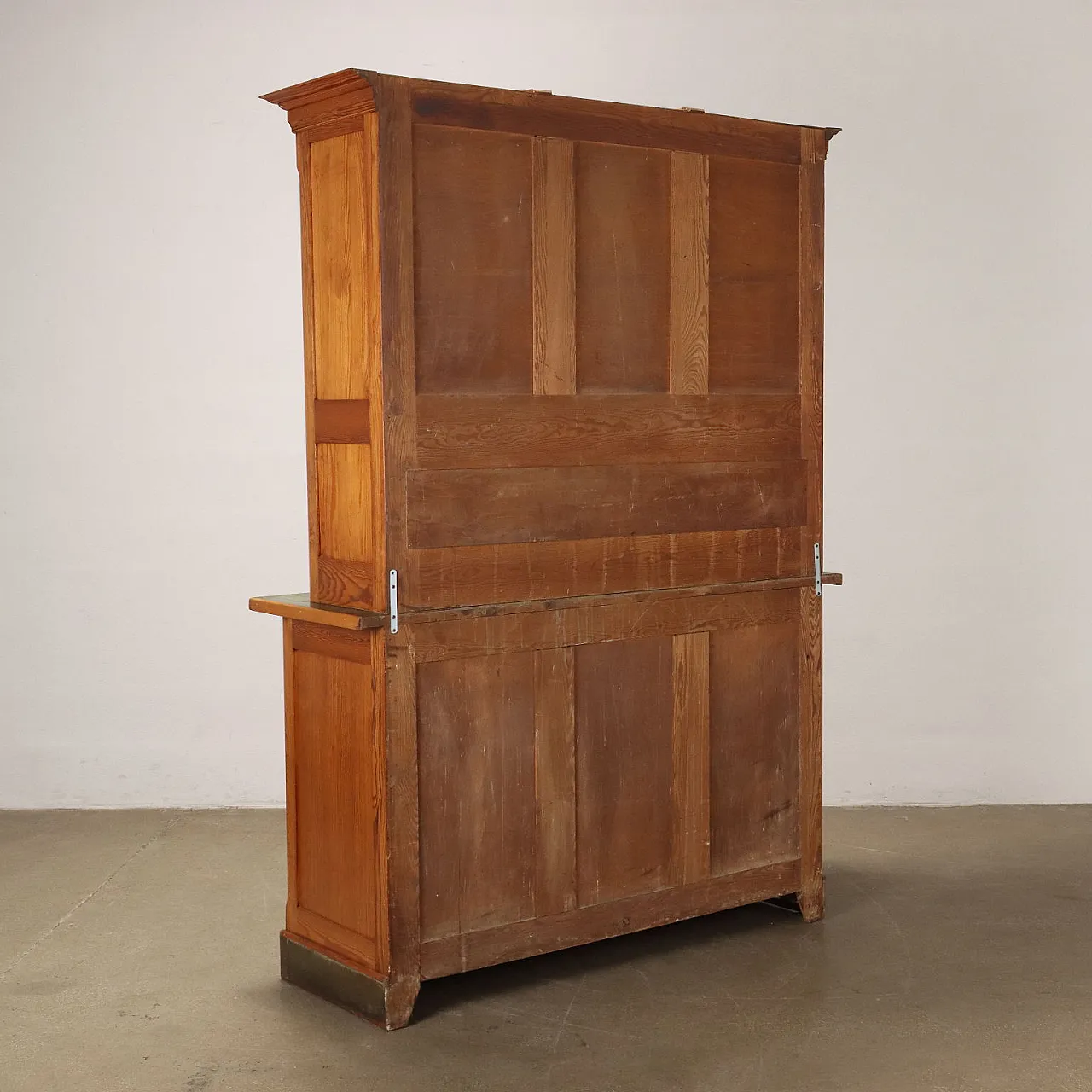 Credenza Liberty in larice con vetrate artistiche, fine '800 8