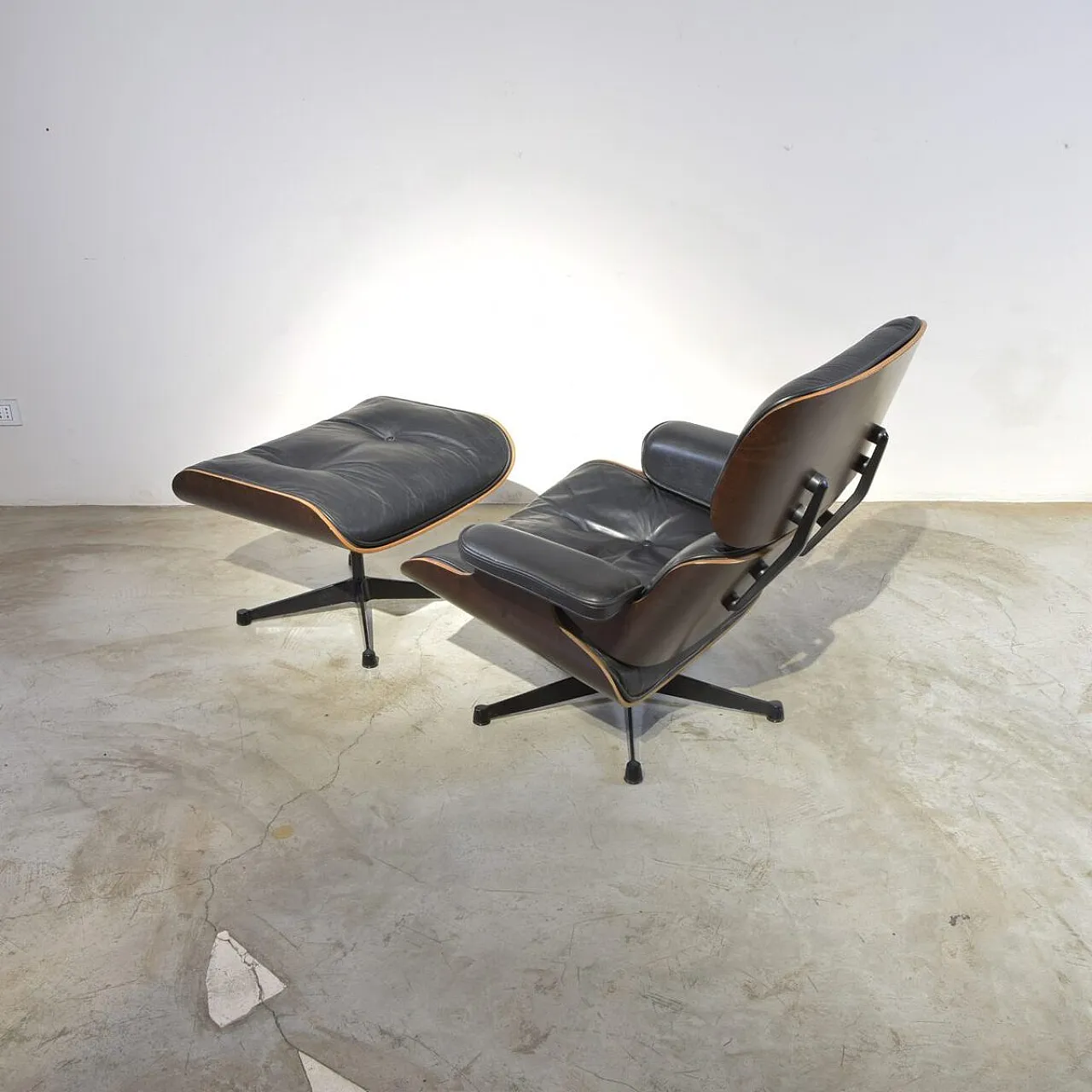 Lounge Chair and Ottoman Pouff by Charles Eames for Herman Miller, 1970s 5