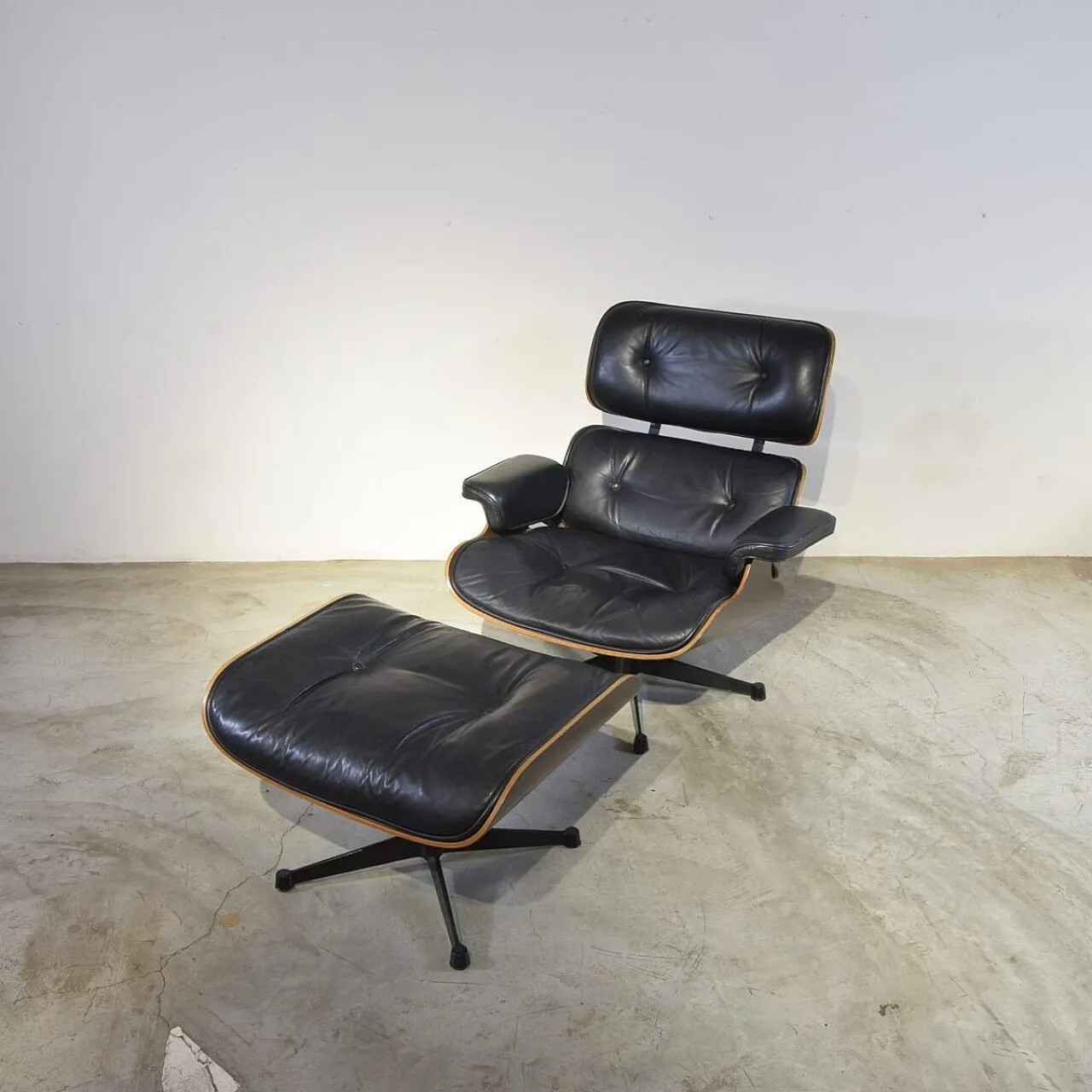 Lounge Chair and Ottoman Pouff by Charles Eames for Herman Miller, 1970s 9