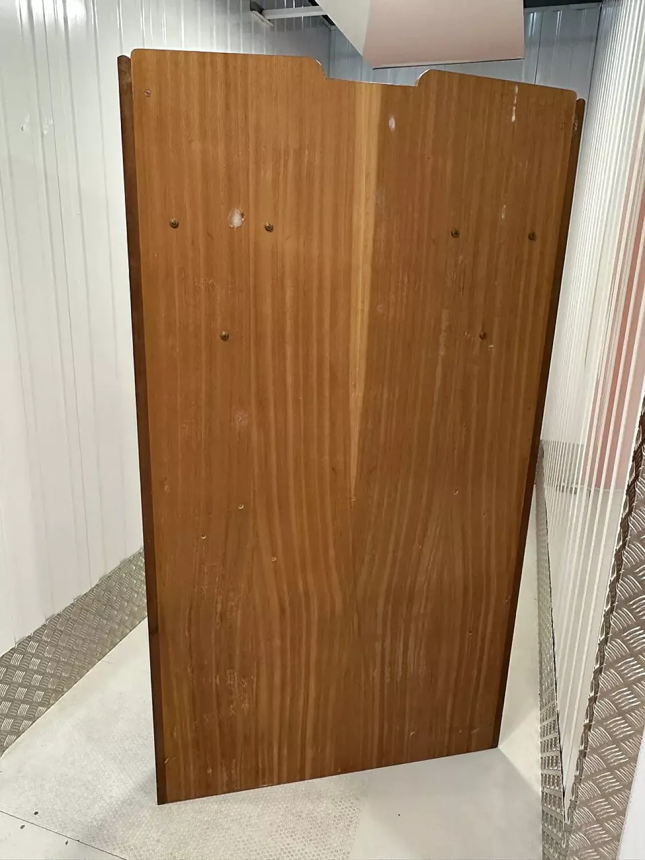 Ingresso guardaroba scandinavo in legno, '900 10