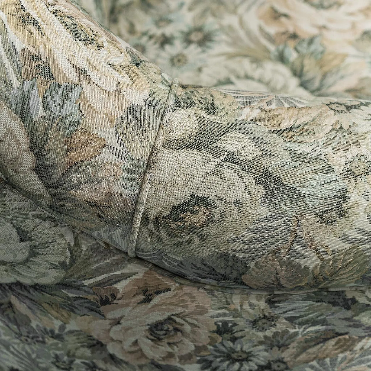 2 seats in fabric with floral imagination, 50s 9