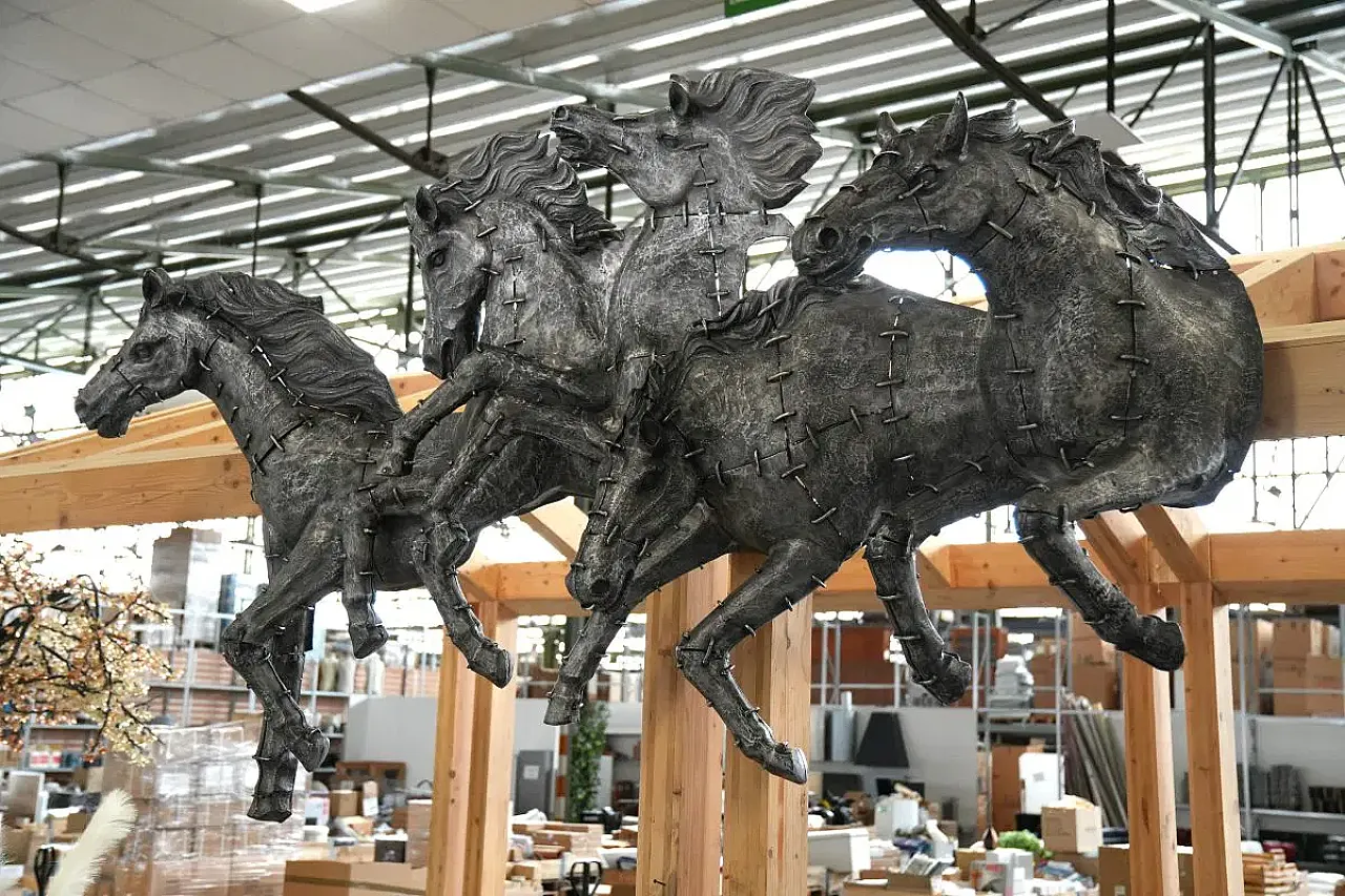 Scultura da parete Majestic Galoping Horses in alluminio fuso, '900 4