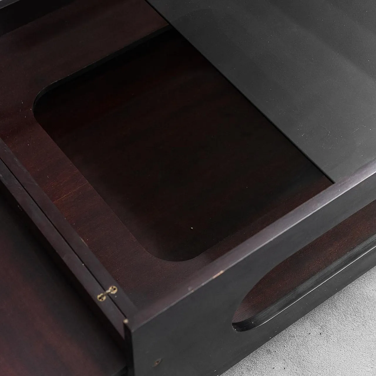 Tavolino da caffè apribile in legno e vero fumé, anni 70 6