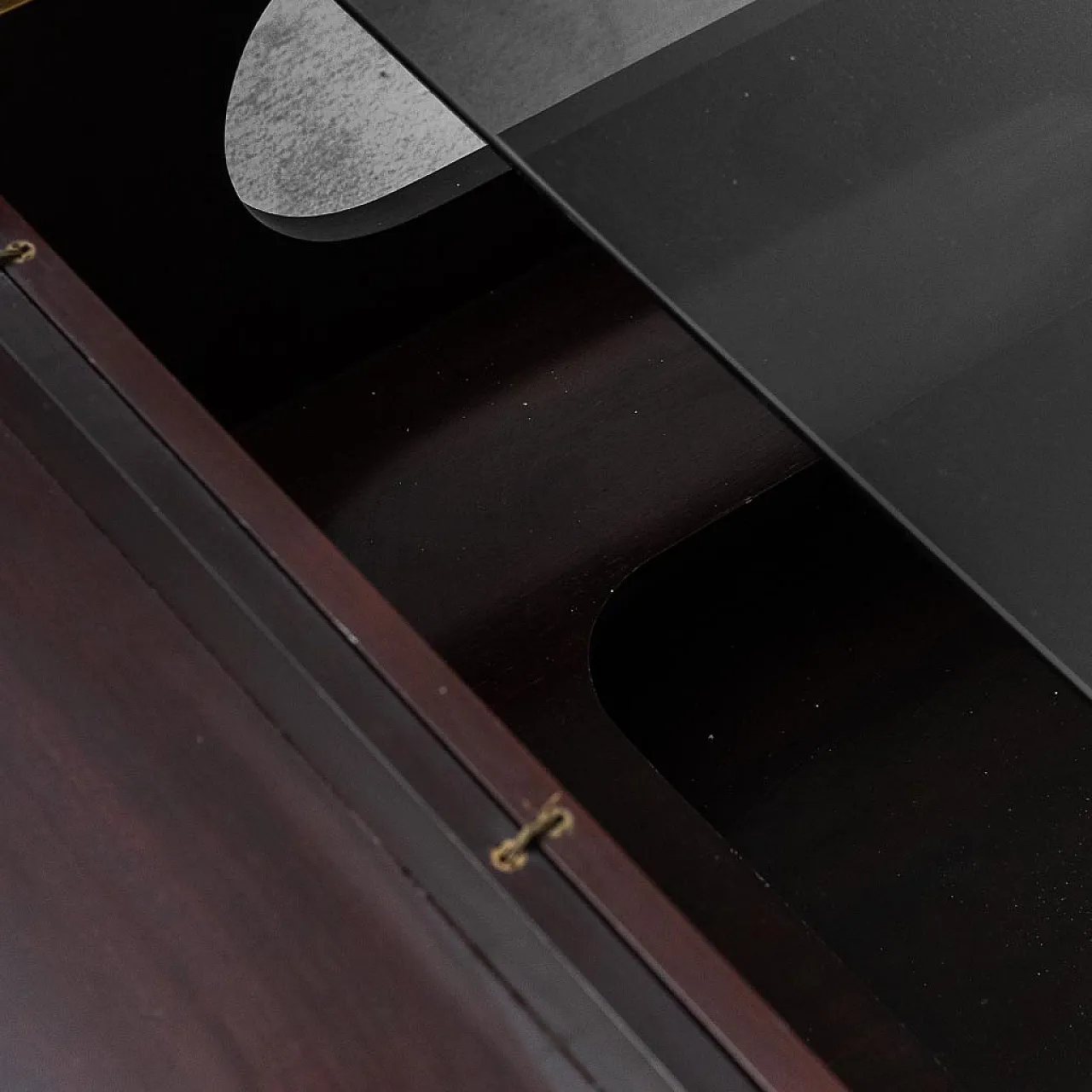 Tavolino da caffè apribile in legno e vero fumé, anni 70 8