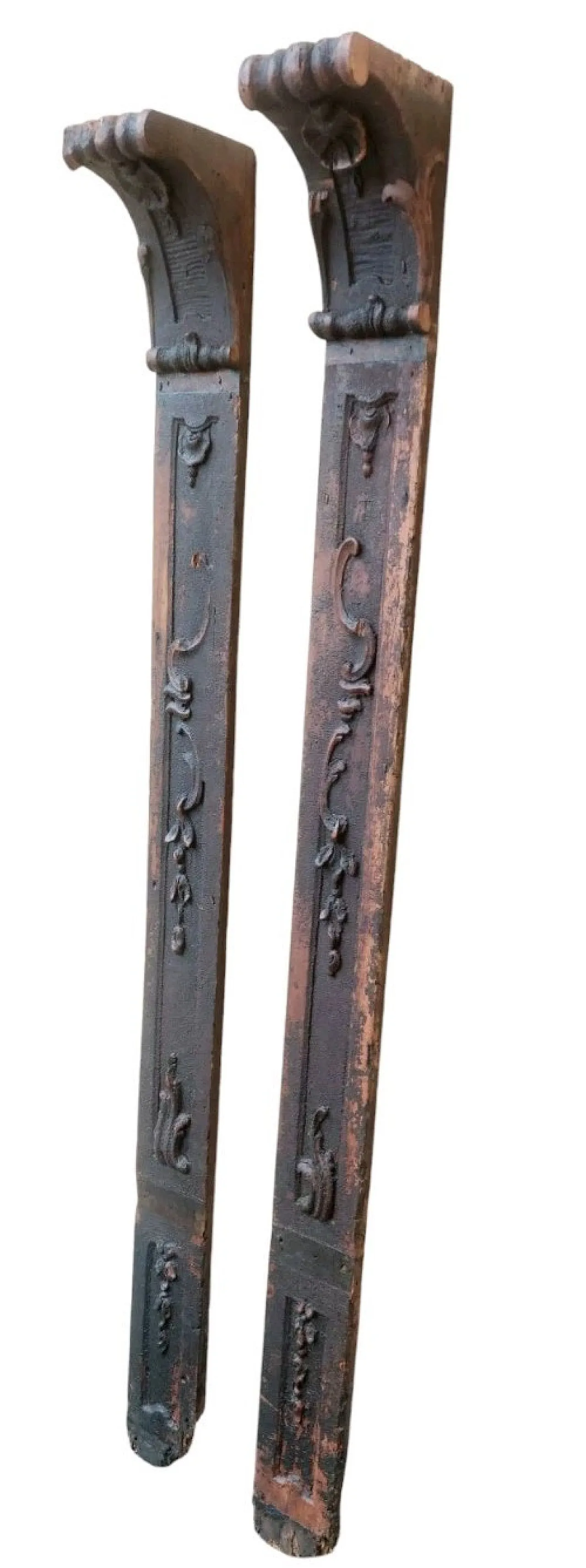 Pair of carved wooden capitals, mid-18th century 1