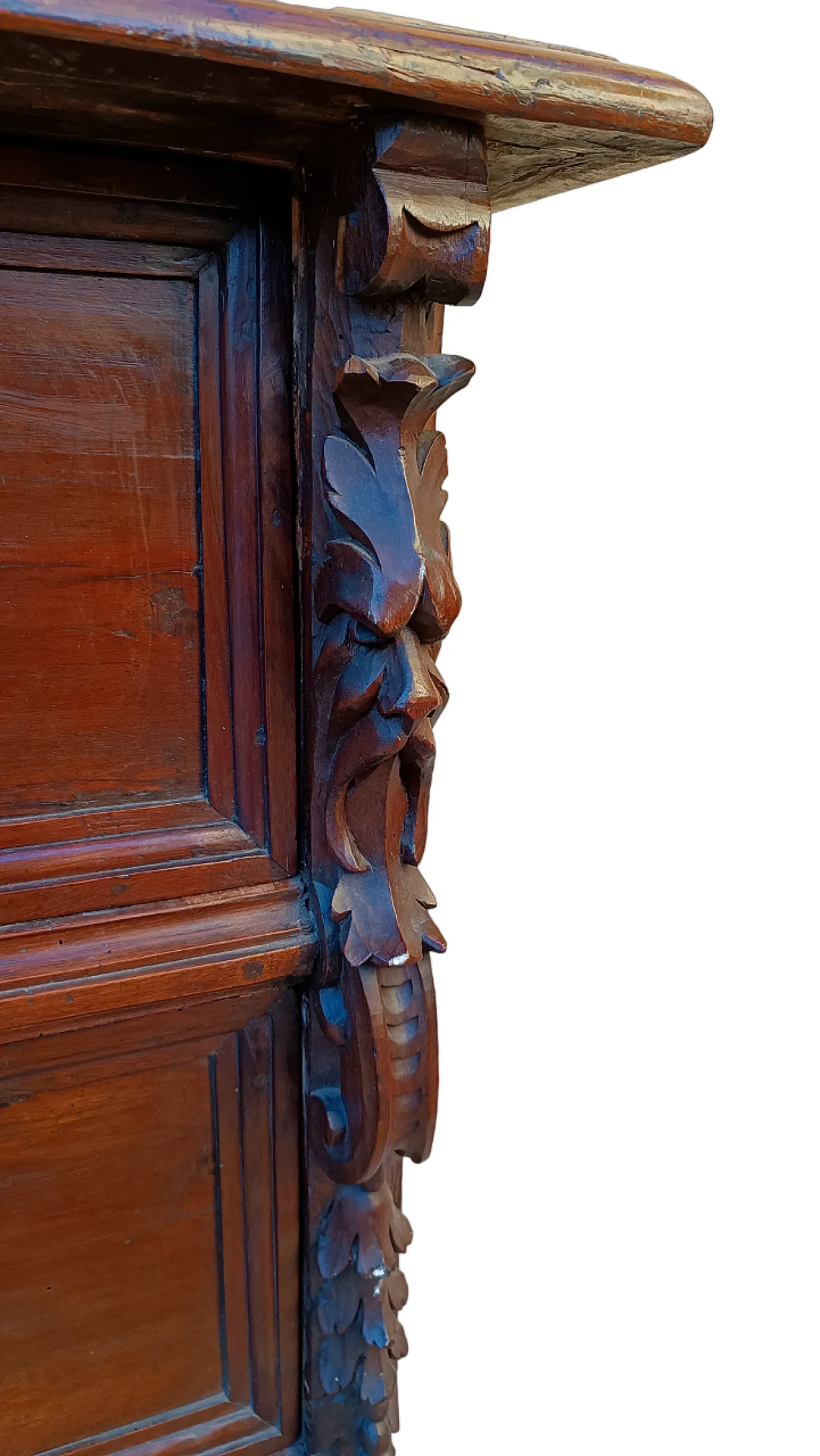 Cassettone in noce massello, '600 8