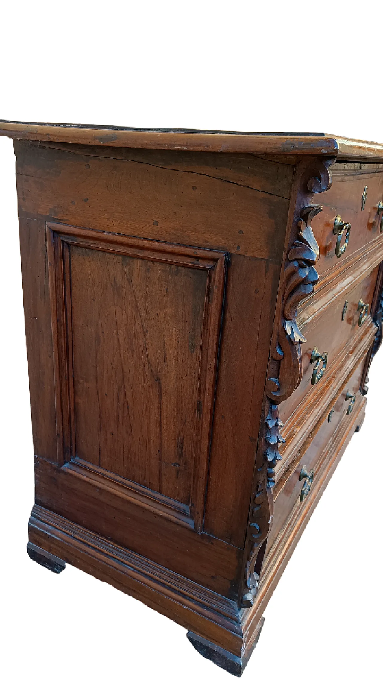 Cassettone in noce massello, '600 11