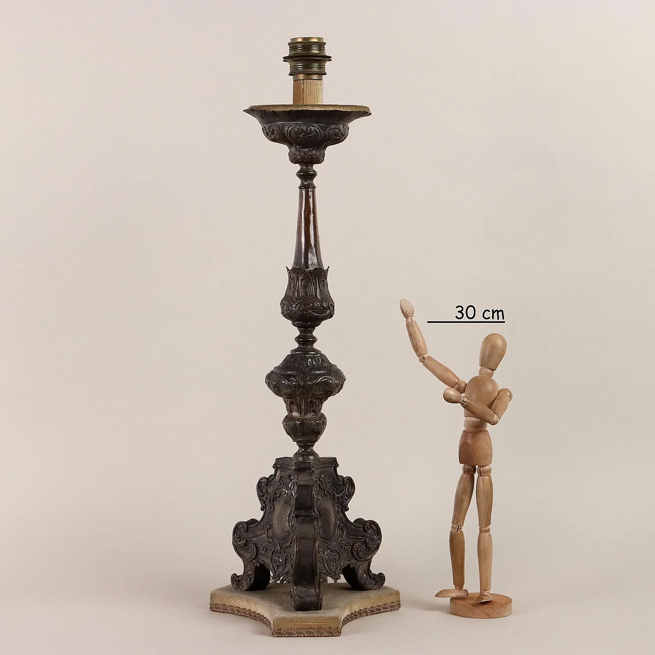 Torciere in lamierino sbalzato, '700 2