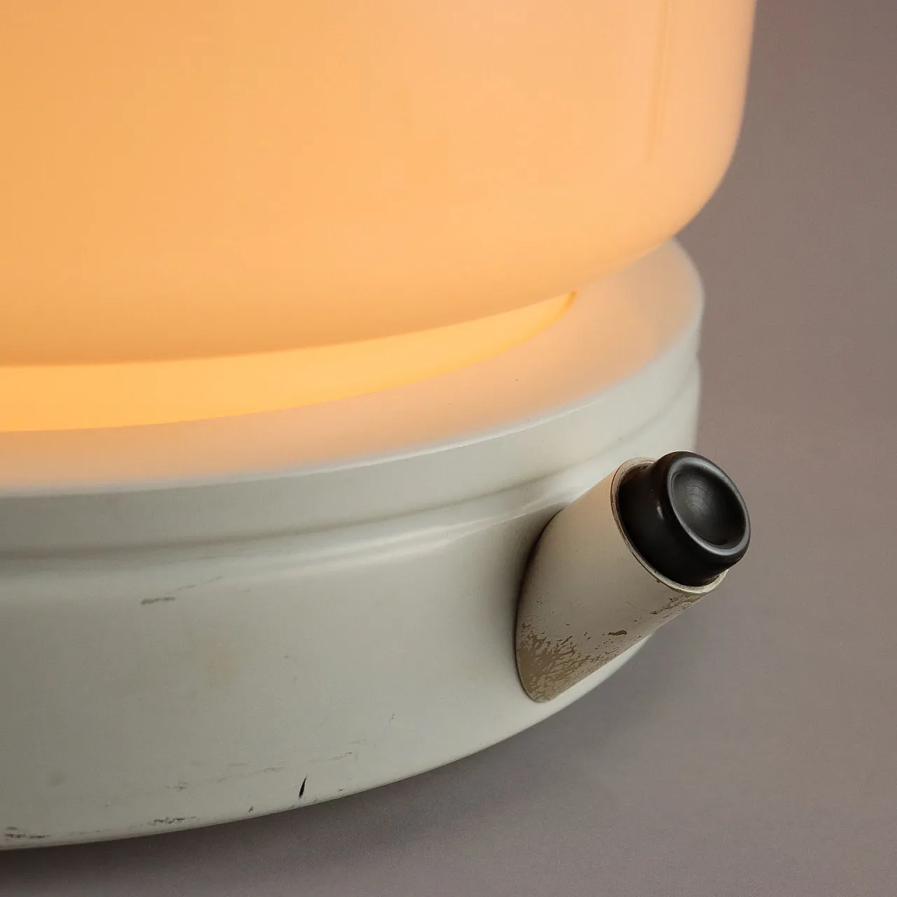 Lampada da tavolo in alluminio e vetro di Stilnovo, anni '60 3