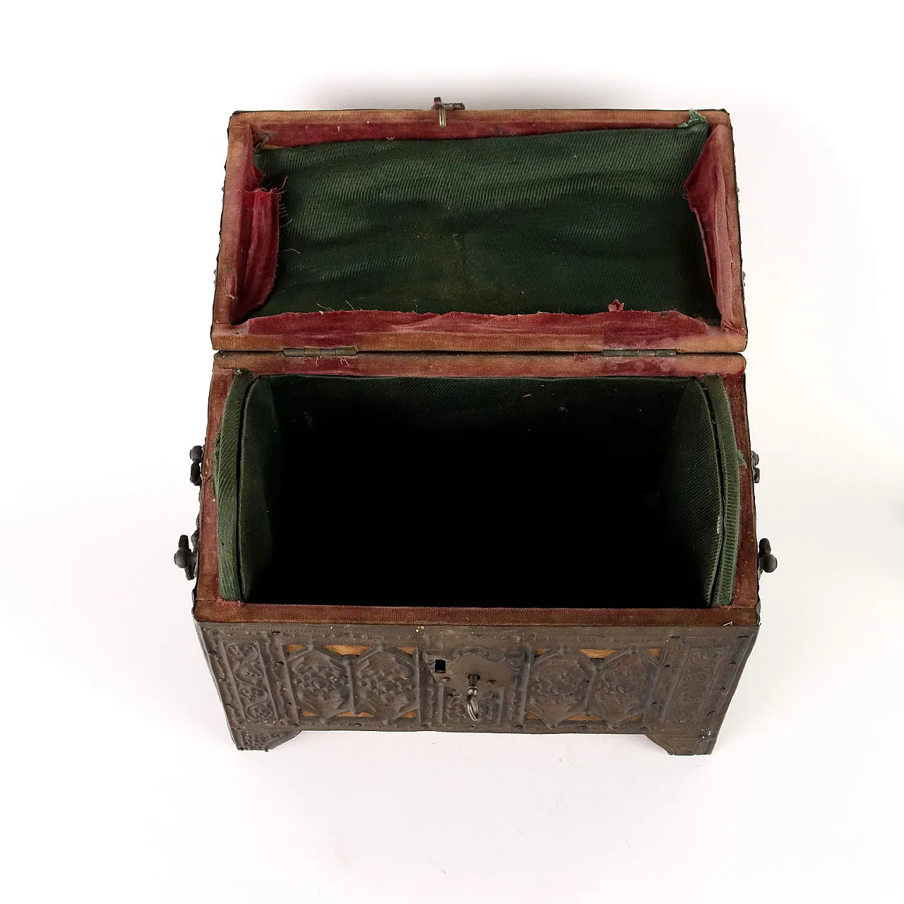Scrigno in legno e lamierino sbalzato, '800 4