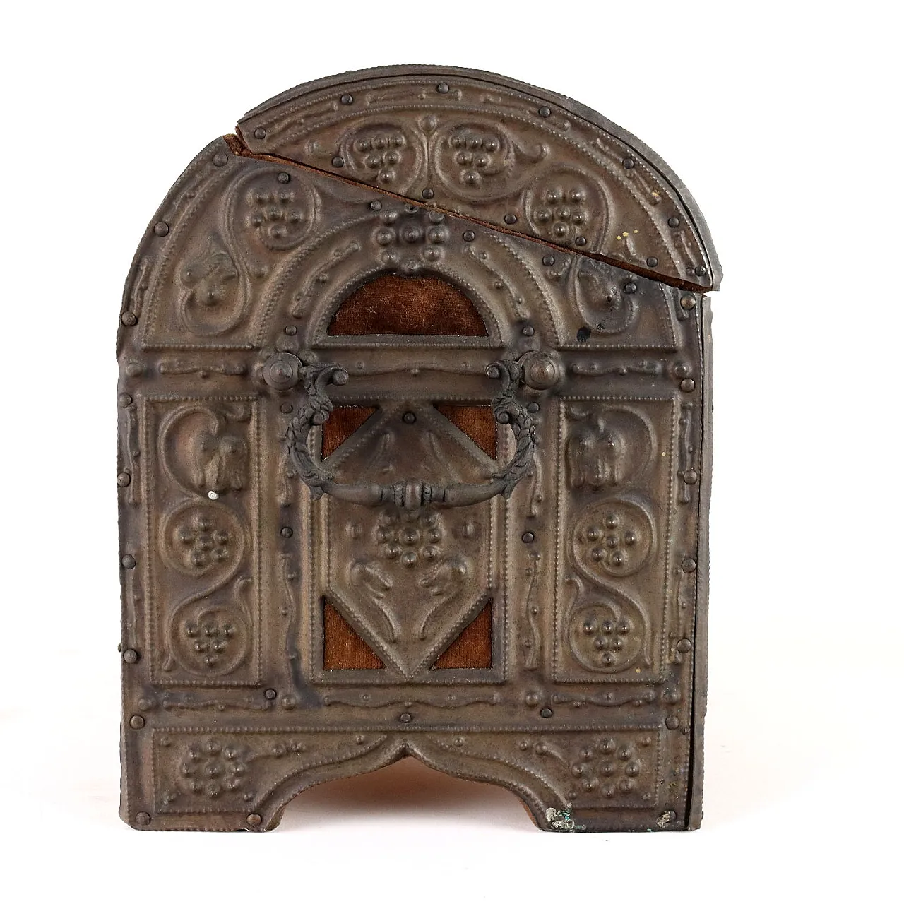 Scrigno in legno e lamierino sbalzato, '800 6