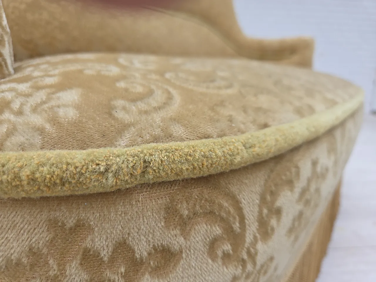 Danish 2-seater sofa, green damask velvet with fringe, 1950s 7